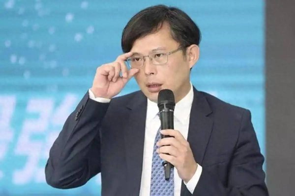 线上股票配资炒股门户网址 柯文哲延押，黄国昌自爆赴北检应讯，自嘲：会不会走进去出不来？